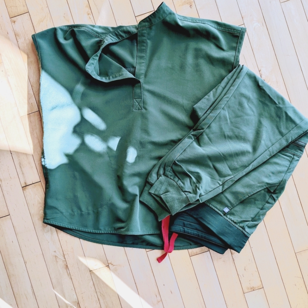 Figs Dark Olive scrub set